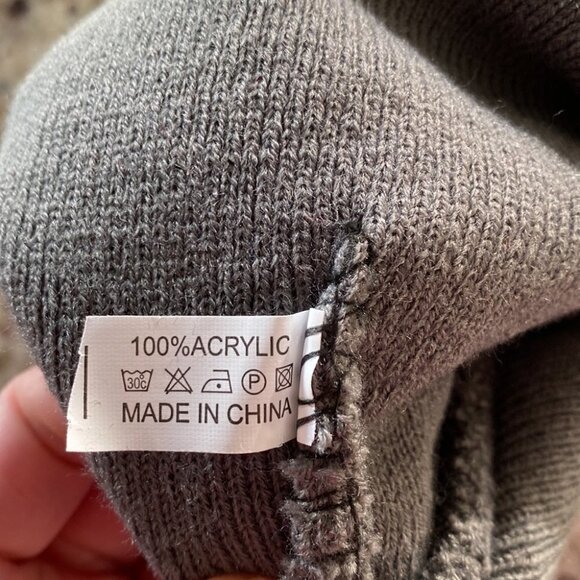 New Double Pompom Beanies - Picture 5 of 5